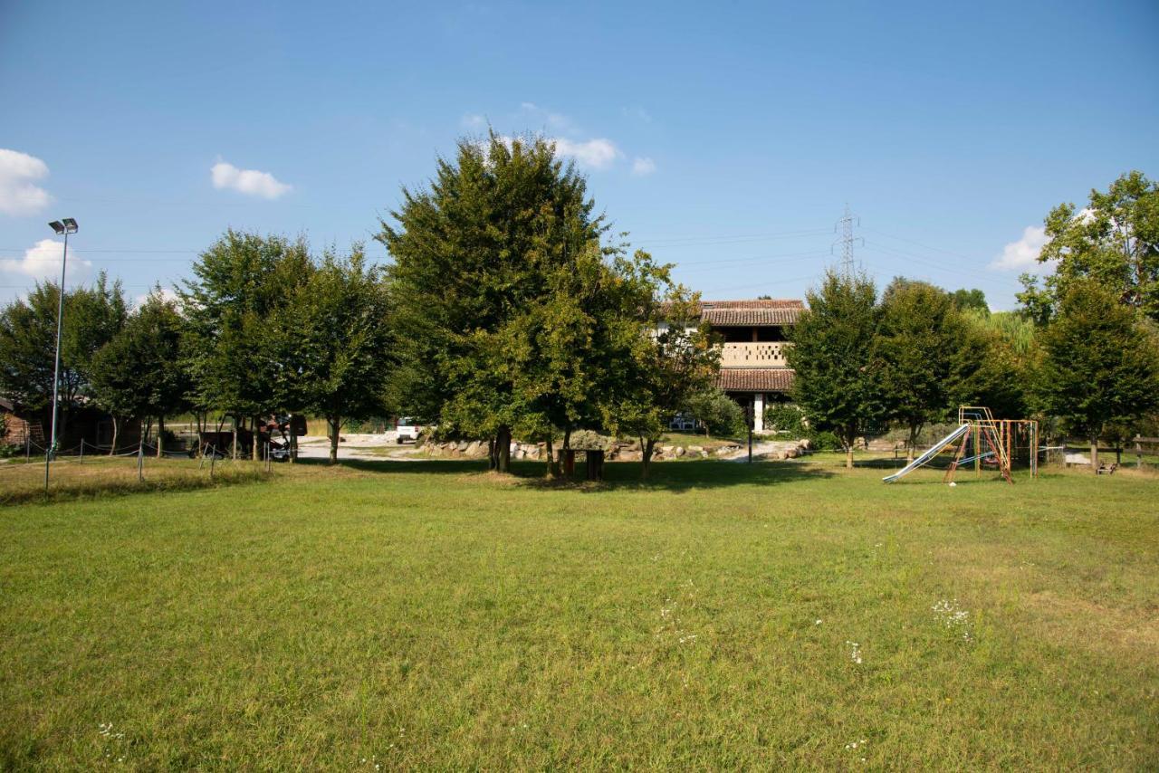 Agriturismo Cascina Costa Cassago Brianza Exterior photo